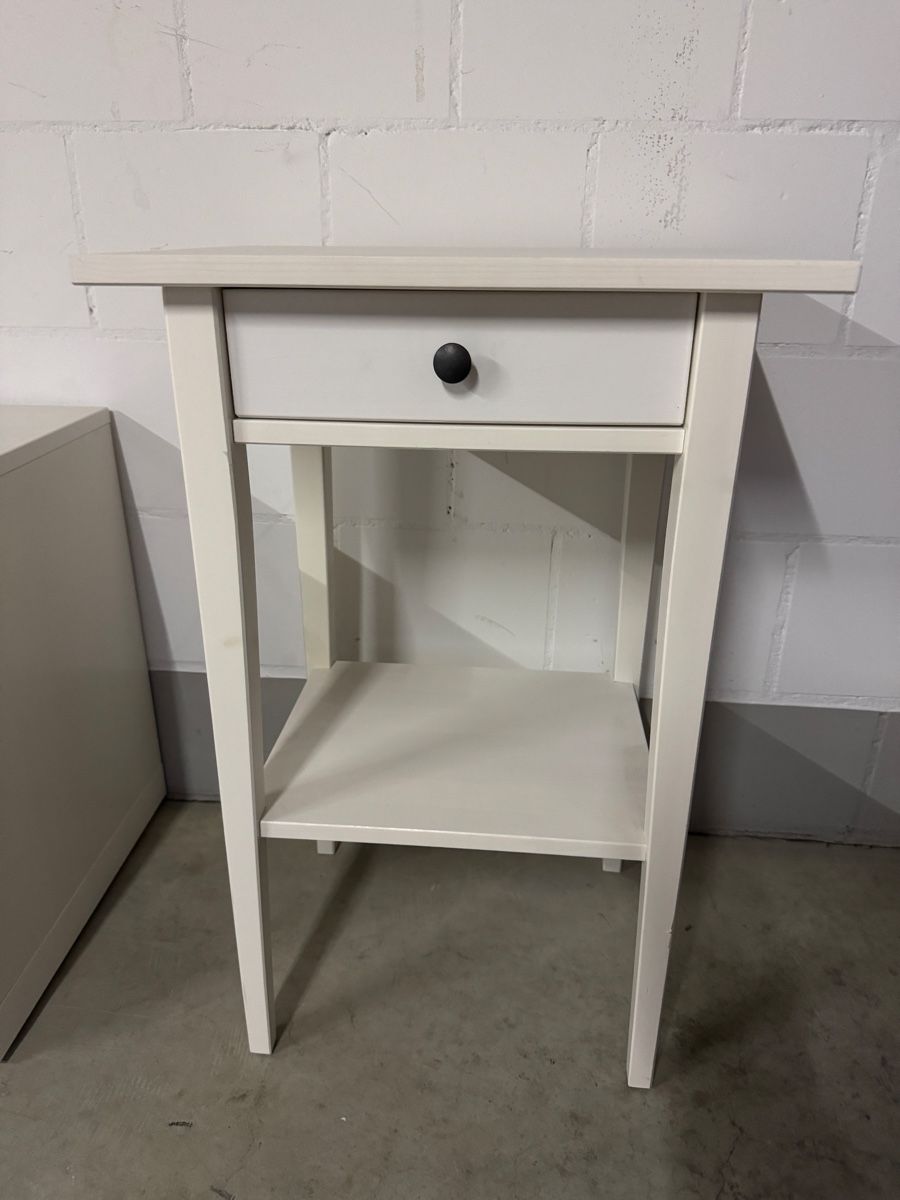 Comodini: Ikea Nachttisch Hemnes – Usato da Diepoldsau venduto da Bluesky1