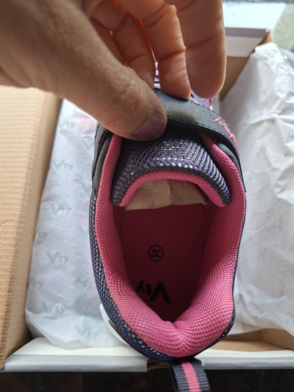 Schuhe für Mädchen: Neue Sneakes Gr32 – Neu und originalverpackt aus Biberist von Stylux01 2