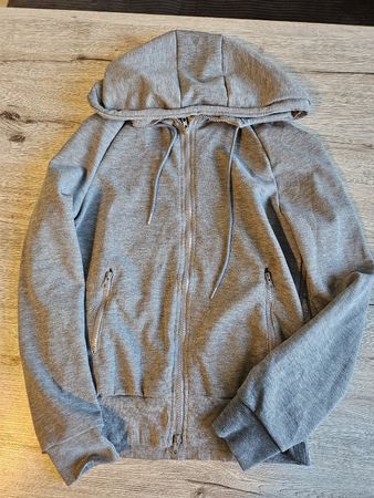 Graues Hoody/ Jäckchen mit Kapuze, Grösse S, neu!