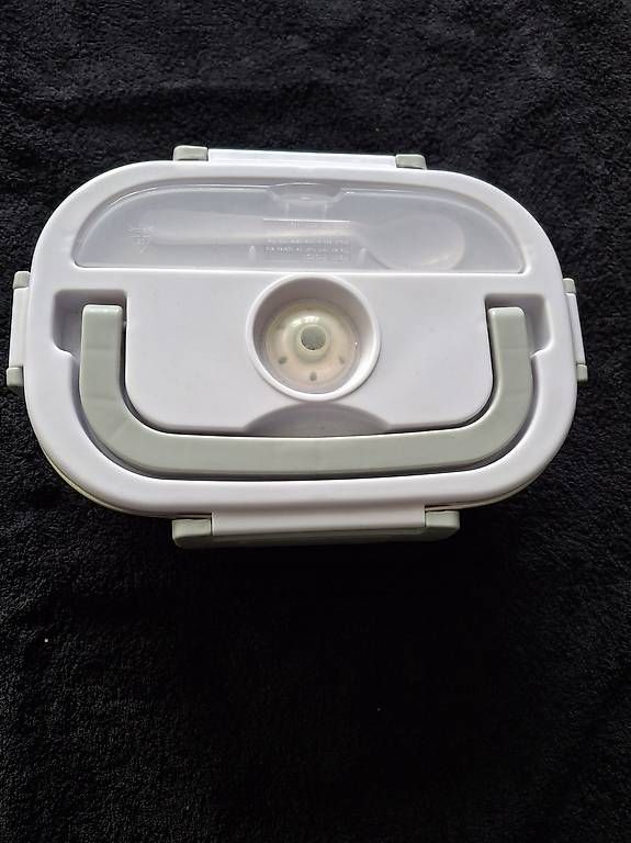 Cavi: Menübox mit Stromkabel und Autostecker – Usato da Effretikon venduto da CorneliaM03
