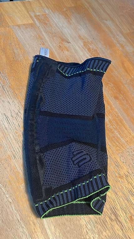 Appareils médicaux: Kniebandage – D'occasion à Kirchdorf AG par Powhatan 1