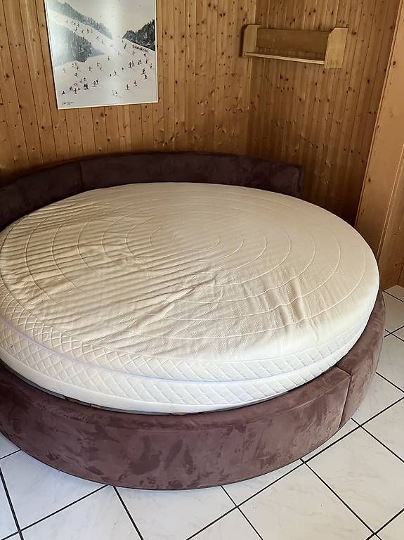Lits: Rundesbett - Diameter 215 cm – D'occasion à Lenzerheide/Lai par flupk