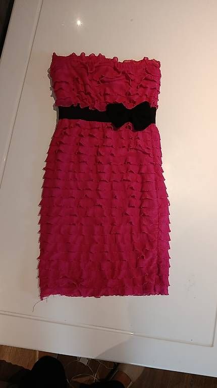 Vestiti: Trägerloses Kleid, Gr. 36 – Usato da Bürglen UR venduto da Uri1991