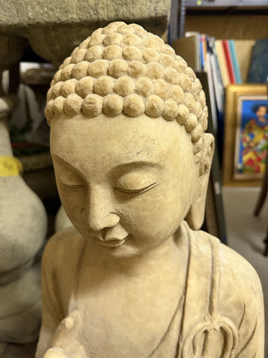 Sculture & Statue: Grosser Marmor Buddha mit Podest – Usato da Wettingen venduto da NickInc 2