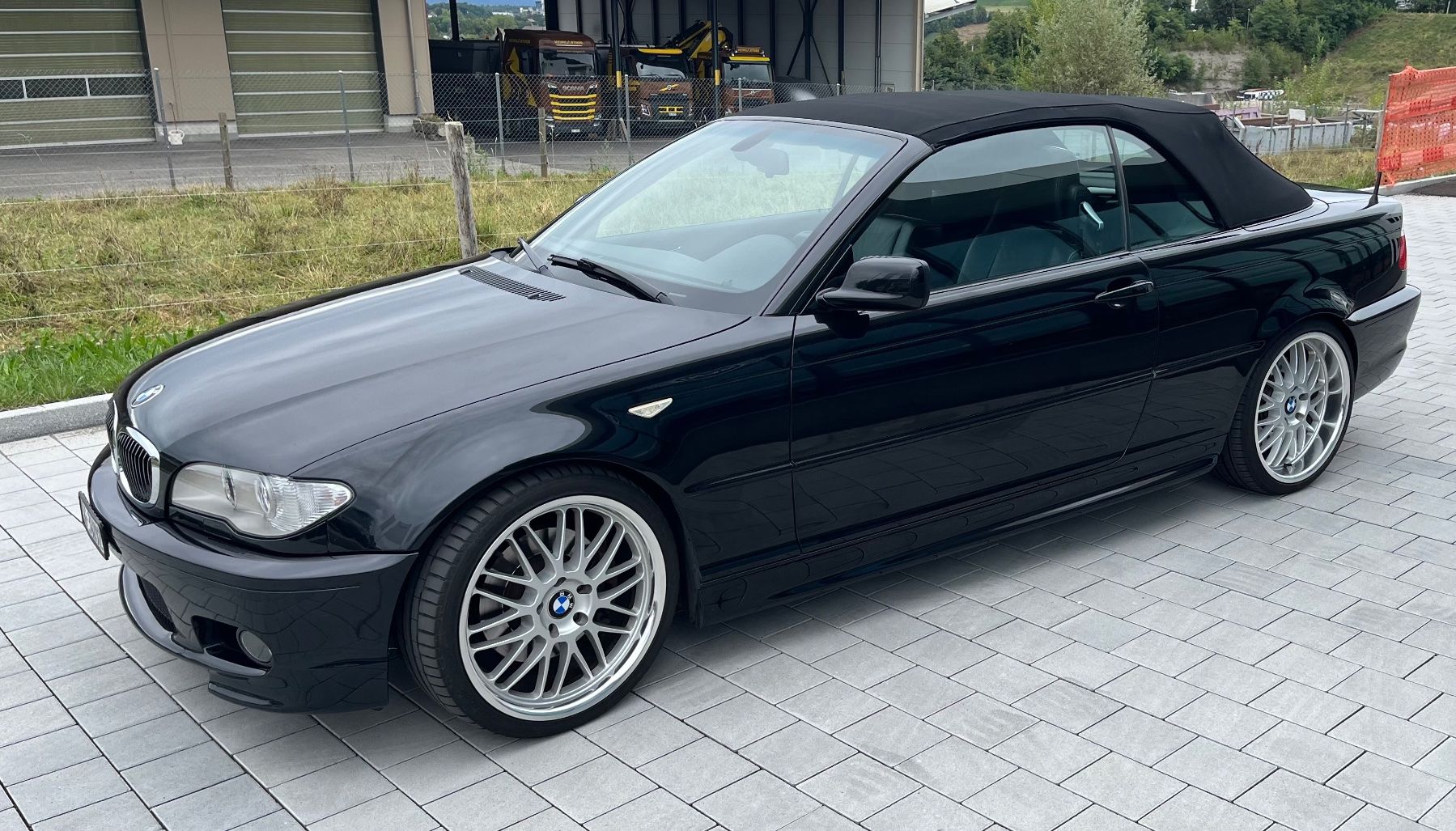 BMW Automobili: BMW 3er Cabrio E46 M-Paket – Usato da Ehrendingen venduto da edelkram 2