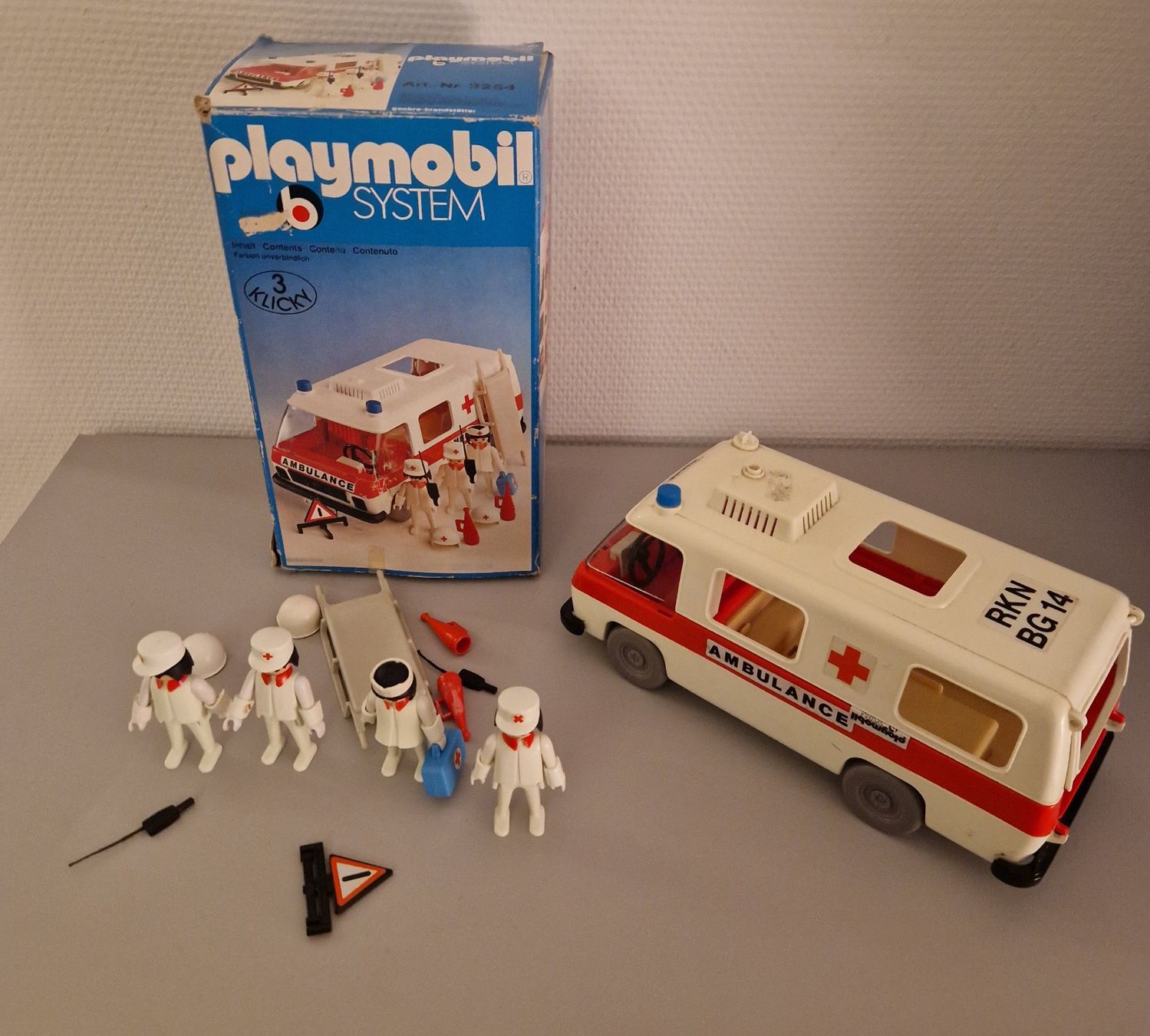 Playmobil Spielzeuge: Playmobil Klicky "Ambulanz" (OVP) – Gebraucht aus Aarau von Vintage1969 2