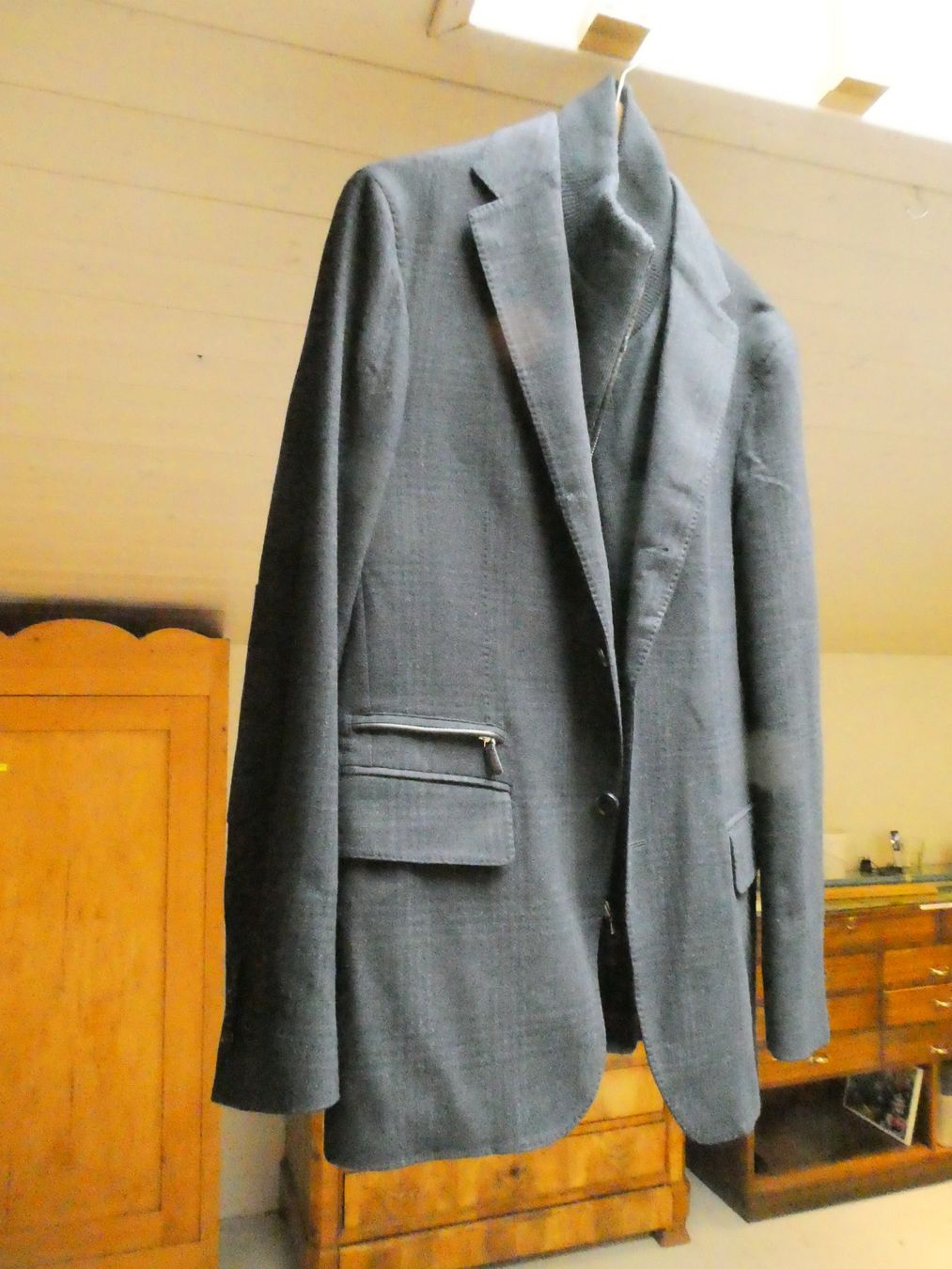 Jacken: Magnifique blazer gris foncé. – Gebraucht aus Etagnières von emmaus.electro 1