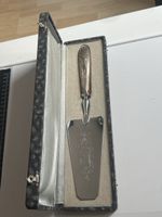 Kuchendeko Tortenheber mit Verzierung in Schachtel(I27)