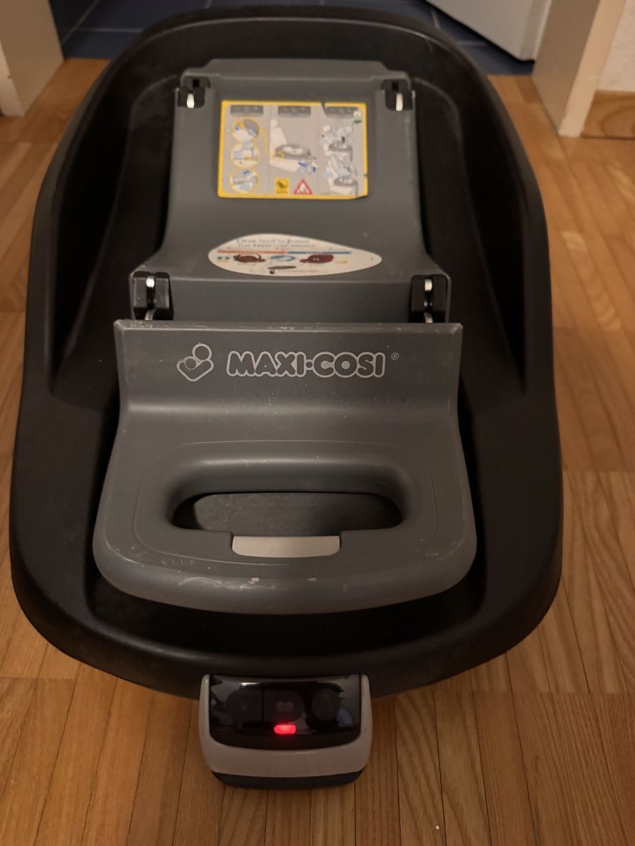 Maxi-Cosi Seggiolini per auto: Maxi Cosi Pebble inkl. Isofix Station – Usato da Winterthur venduto da ForsterF 2