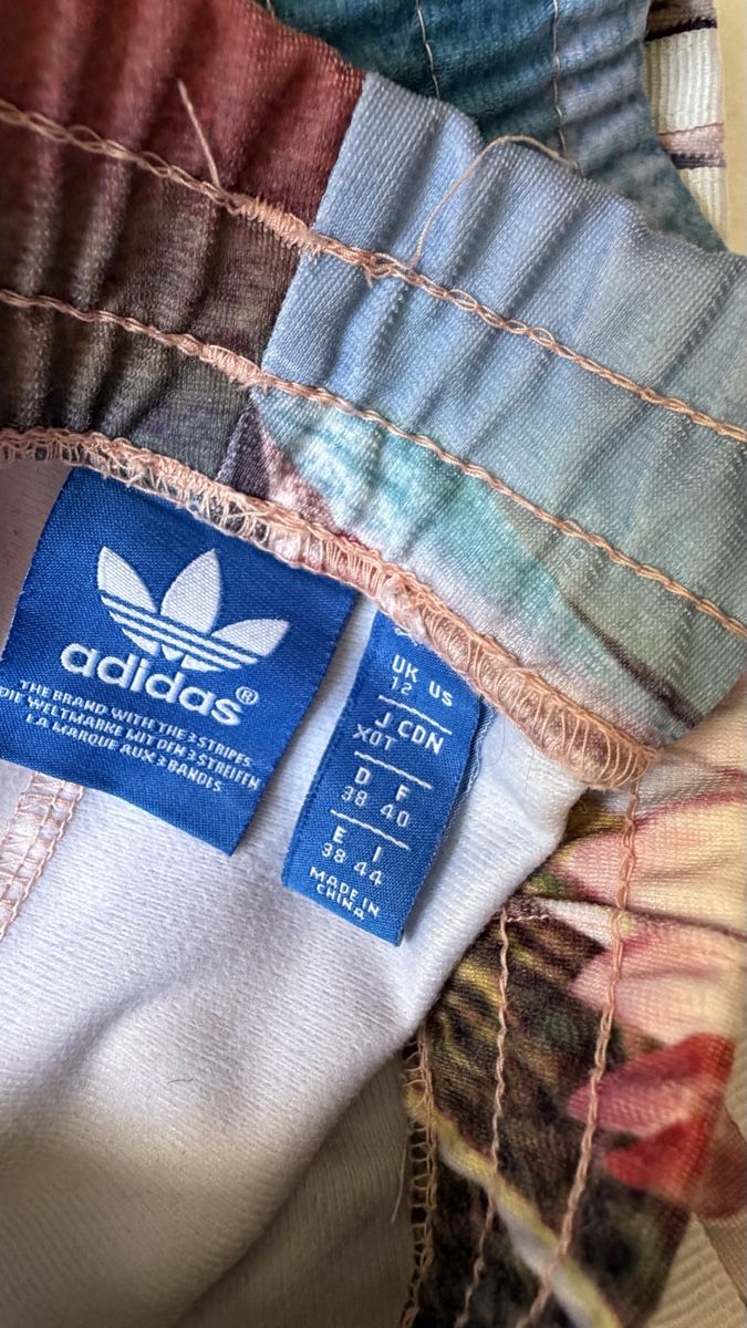 Adidas Pantaloni: Adidas Hose, florales Muster, Grösse 38 – Nuovo (secondo la descrizione) da Bern venduto da VintageRuth 2