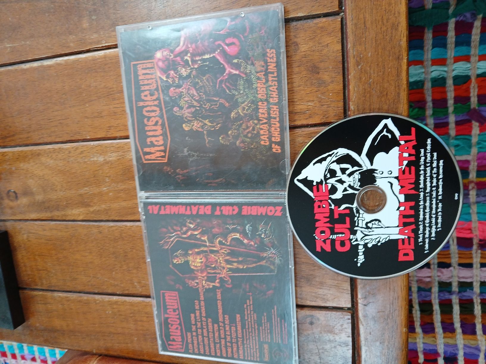 CDs: mausoleum- cadaveric... – Gebraucht aus St-Cergue von VeganWarrior