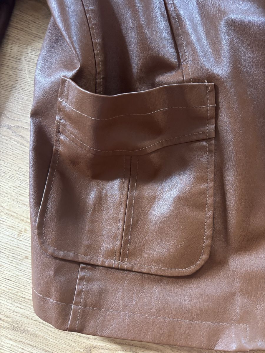 Anzüge: Blazer Kunstleder braun Grösse XL – Neu (gemäss Beschreibung) aus Kirchberg SG von lar_8mw6 1