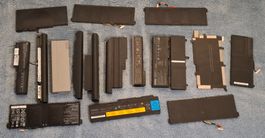 17 Notebook Akkus verschiedene Hersteller DEFEKT