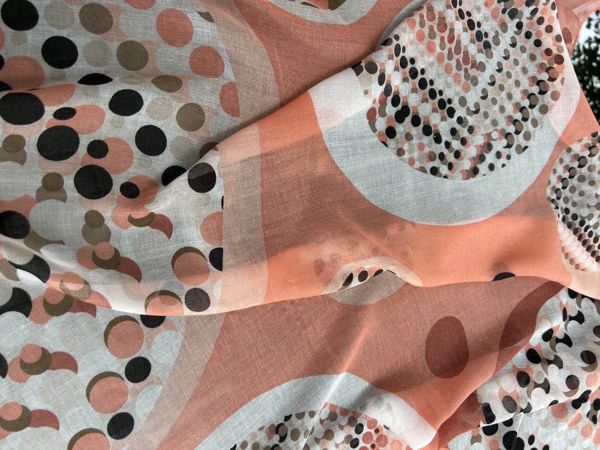 Foulard & Sciarpe: Chic peach scarf with geometric pattern. Stylish accessory – Nuovo (secondo la descrizione) da Saland venduto da ele_vc96 3