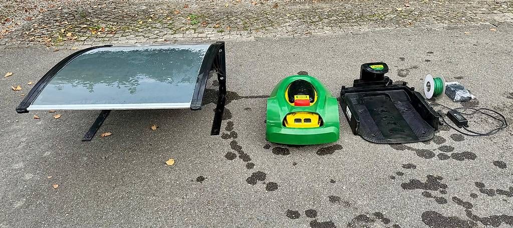 Rasenmäher: Mähroboter mit Garage – Gebraucht aus Wattenwil von retoba 2