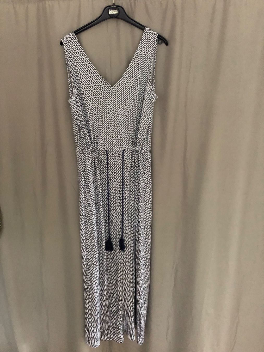 Vestiti: Maxikleid, Gr. 44/46 Blau-Weiss gemustert! – Usato da St.Gallen venduto da sangi56