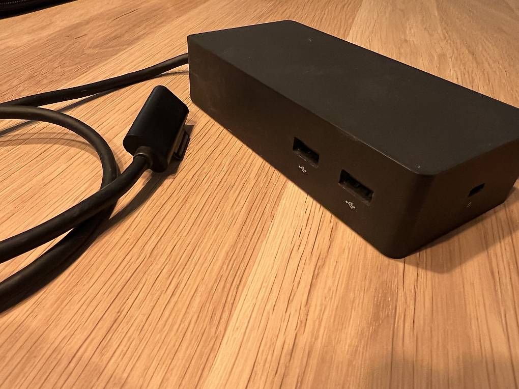 Microsoft Dockingstation: Surface Docking Station – Gebraucht aus Schüpfheim von Tschoemperli