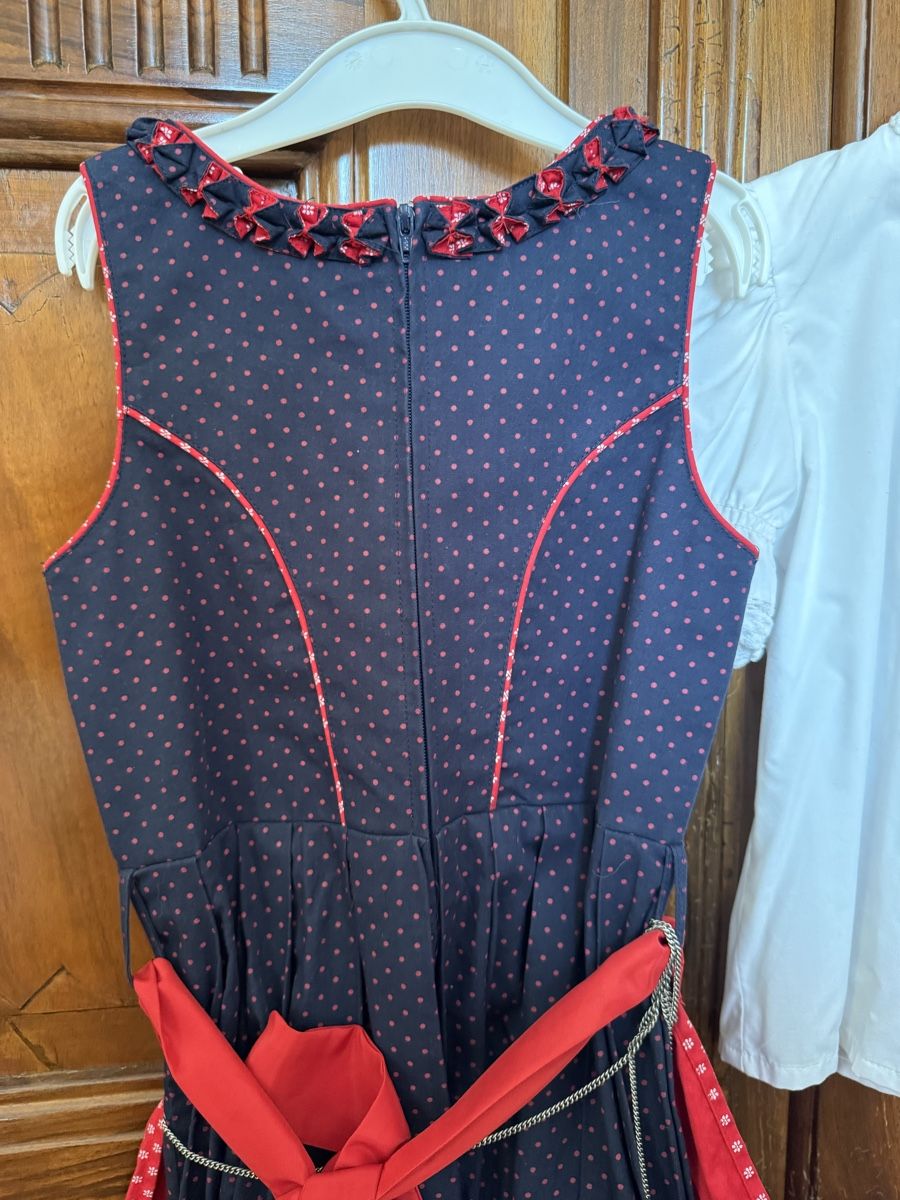 Vestiti & Gonne: Dirndl Grösse 116 mit Schürze und Bluse – Usato da Gland venduto da isa_g01 5