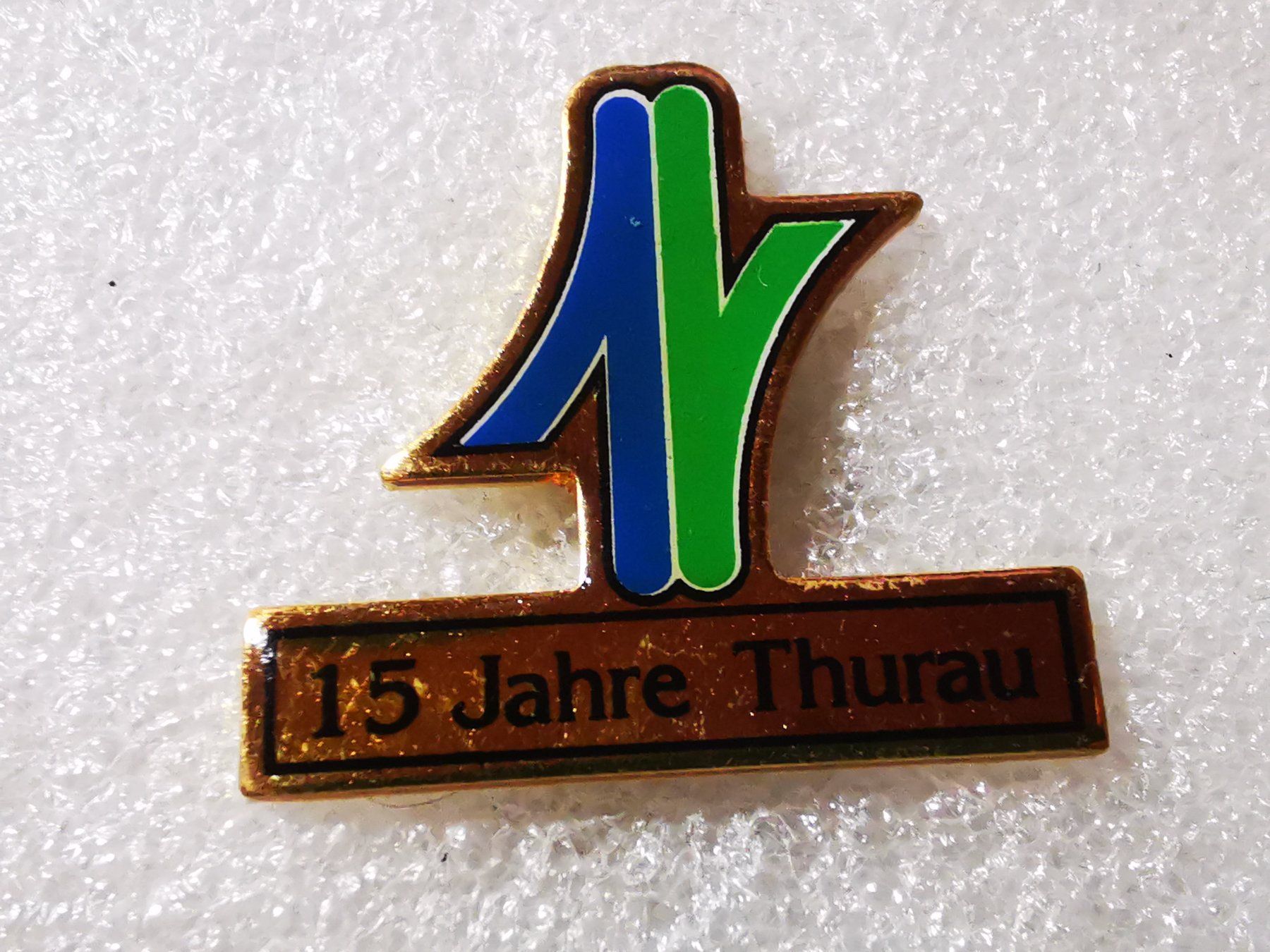 Placchette & Badge: Ansteckpin 142: 15 Jahre Thurau – Usato da Oppligen venduto da Pin-Fall-Shop