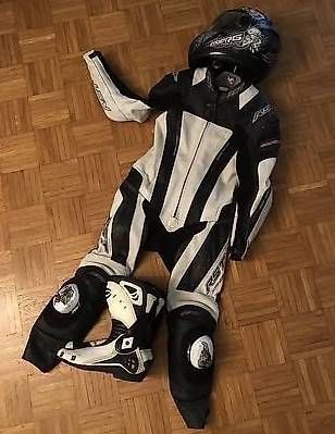 RST Lederkombi, Helm Caberg, Alpinestar Handschuhe