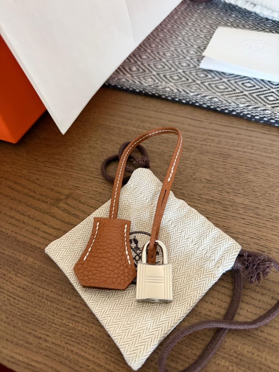 Hermès Taschen für Damen: Birkin 30 Gold Togo 2026 – Neu und originalverpackt aus Genève von lor_l7rq 4