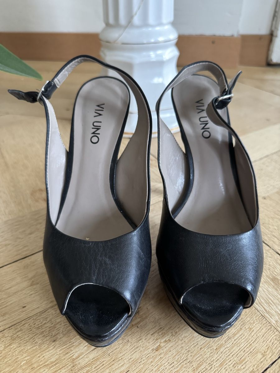 Scarpe da donna: Stilettos Via Uno, schwarzes Leder – Nuovo (secondo la descrizione) da Bern venduto da Jasminp90 1