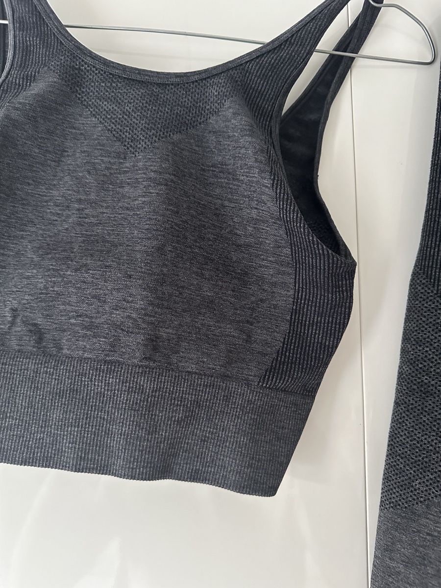 H&M Lotti di vestiti: H&M seamless gym set, size S – Usato da Uster venduto da Monika_OB 2