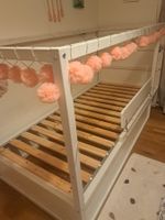 Kinderbett 90x200 Ikea mit Rausfallschutz weiss angemalt