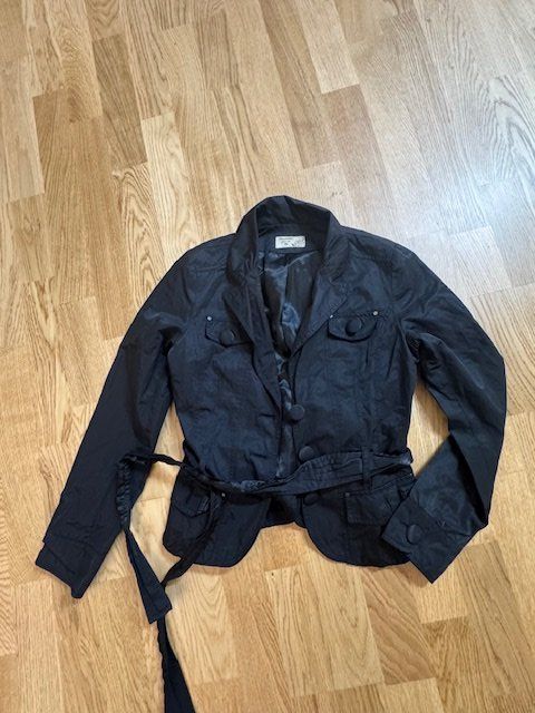 Giacche: Jacke Reserved Gr.36 – Usato da Wabern venduto da adamovski 4