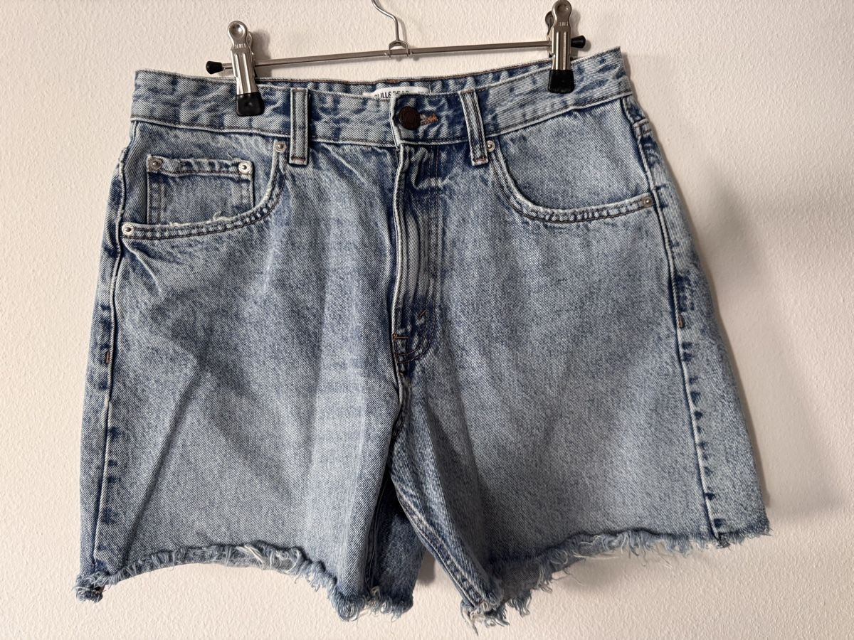 Pull&Bear Jeans: Jeans Shorts Pull&Bear Grösse 42, hellblau Denim – D'occasion à Zürich par bergi777