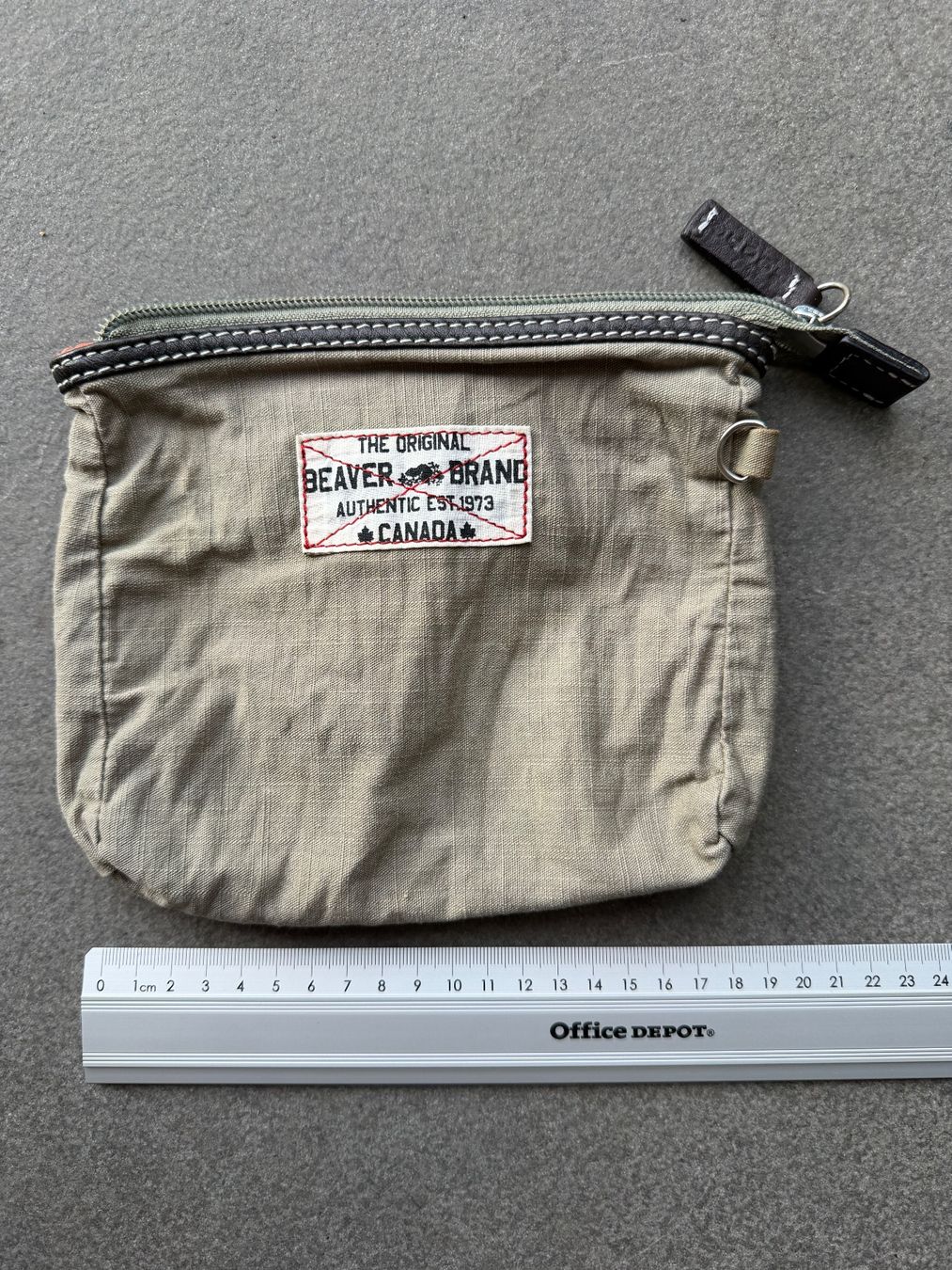 Trousses de maquillage: Roots Kosmetiktasche – D'occasion à Ennetbaden par miboo 1