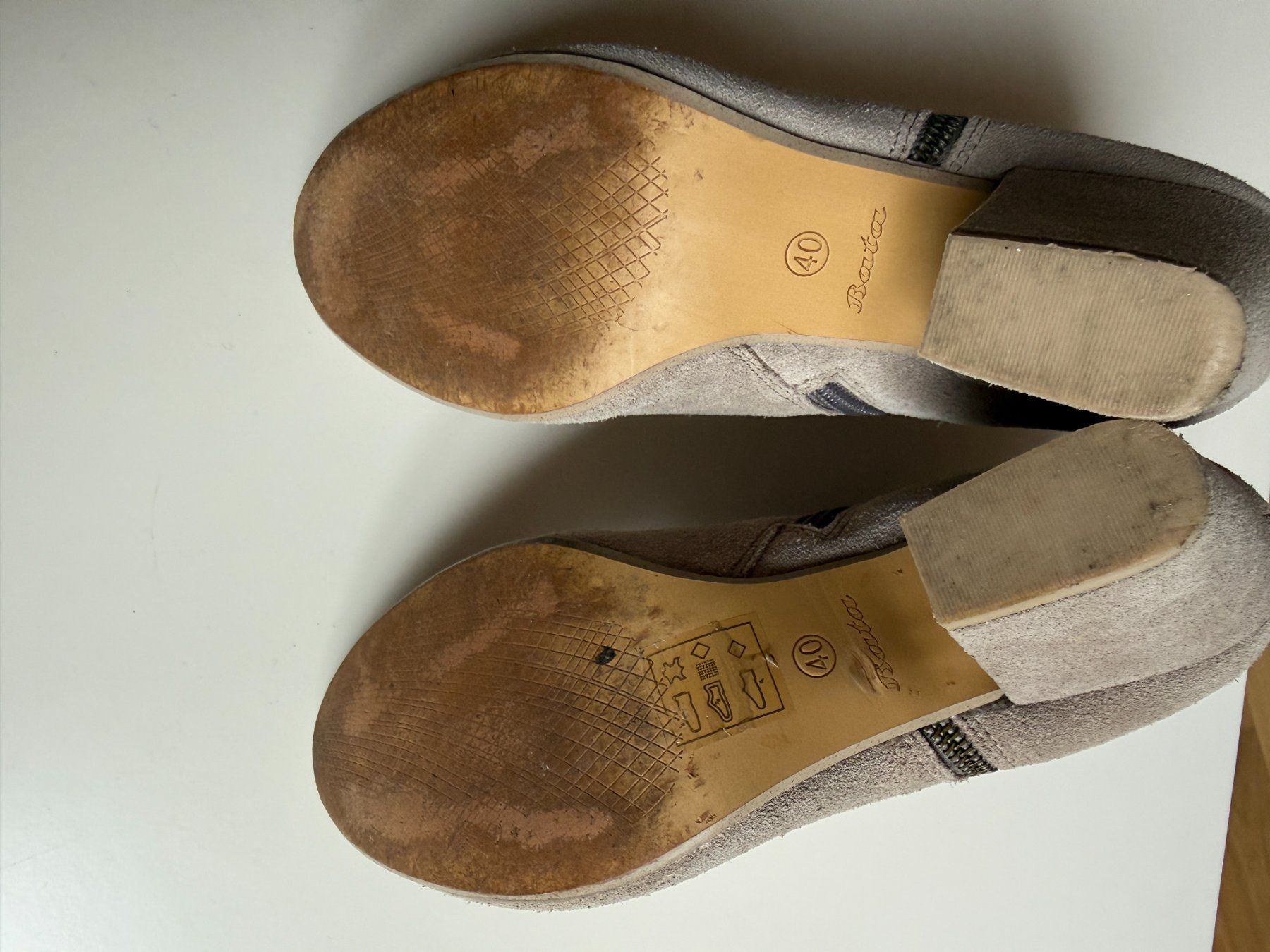 Damenschuhe: Ab 1.- Bata Wildleder Stiefeletten, Gr 40 – Gebraucht aus Jonen von 8916 5