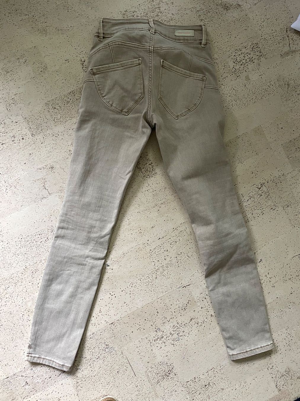 Tom Tailor Jeans: Skinny Jeans Tom Tailer beige Size 26 – Usato da Volketswil venduto da n_r_5gdf 2