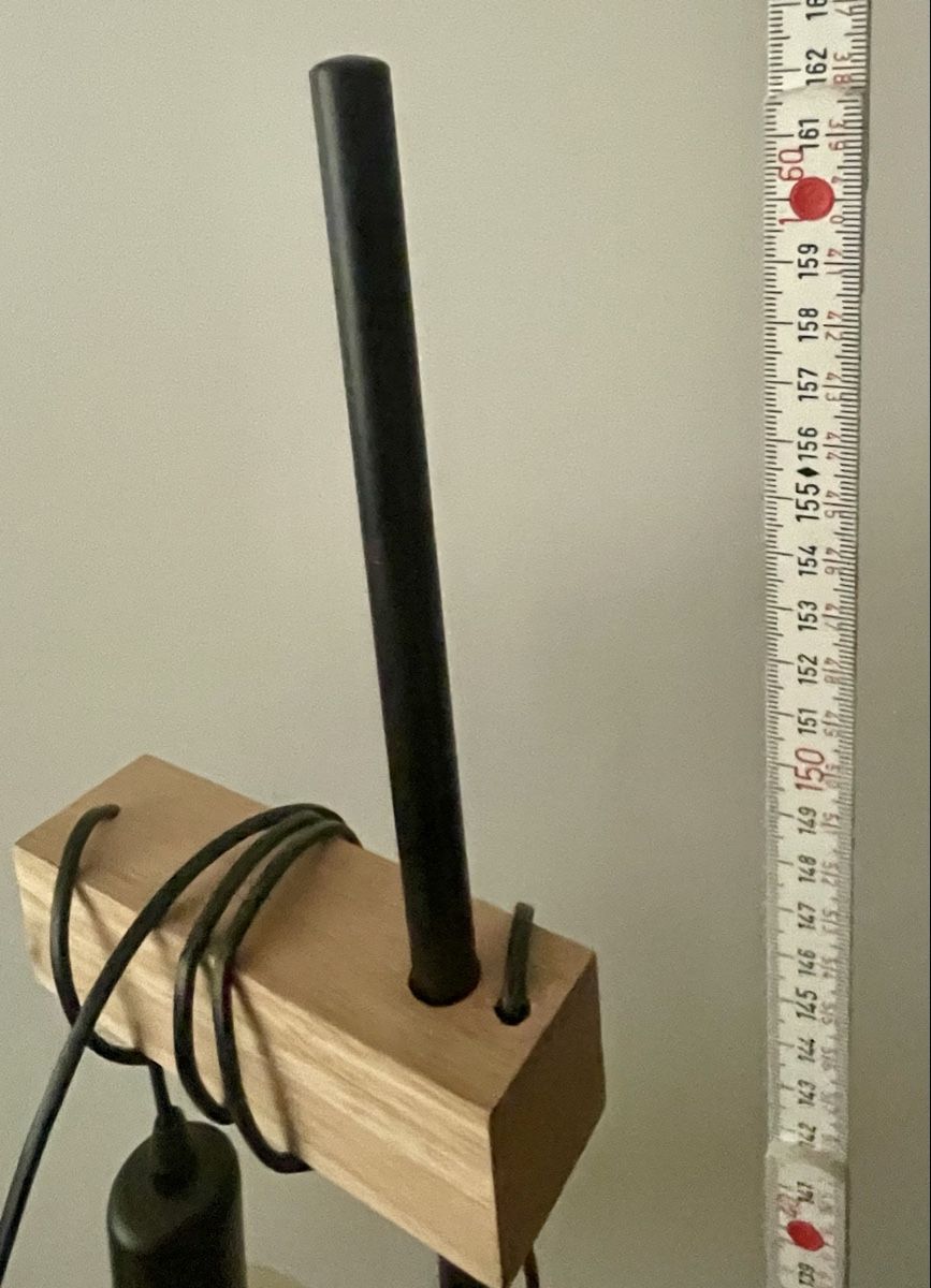 Lampes: Stehlampe schwarz Holz Metall Lampe – D'occasion à Gelterkinden par QuackMa 3