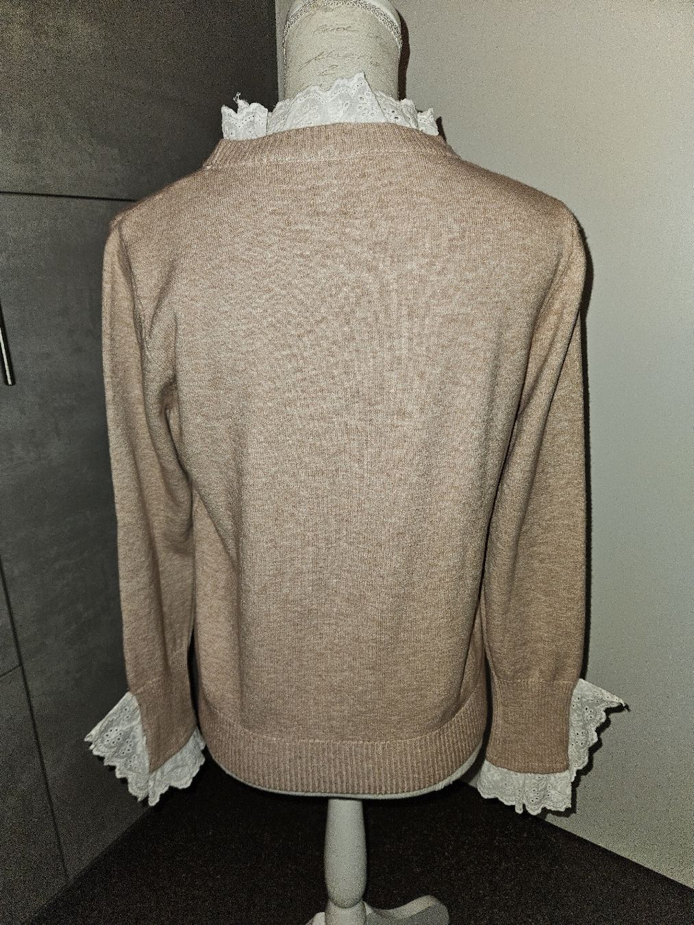 Pullover & Sweatshirts: Pullover alt rosa mit Spitzen  Grösse L – Neu (gemäss Beschreibung) aus Anwil von moosmat 2