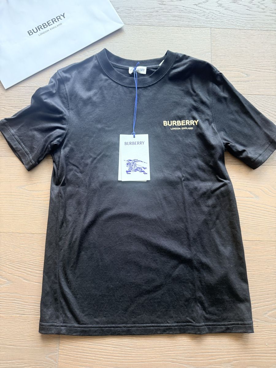Burberry T-Shirts: Burberry black Tshirt  – Neu und originalverpackt aus Melide von Nikola-123 1
