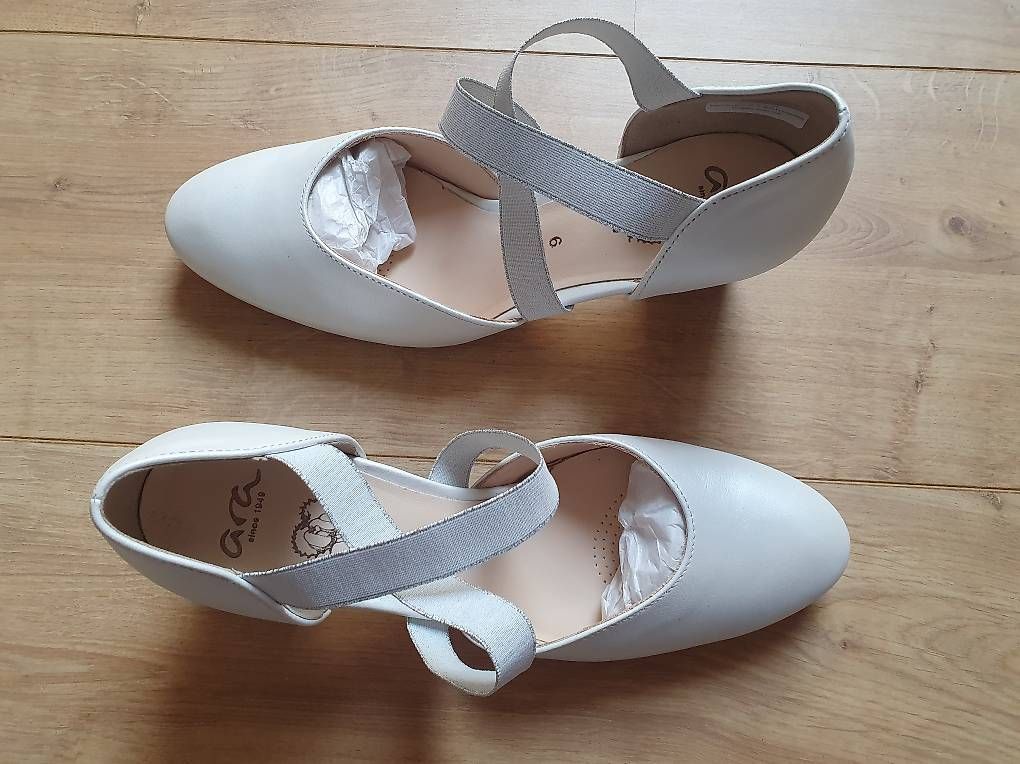 Scarpe da donna: Ara Pumps perlmutfarbig – Usato da Bätterkinden venduto da Steinhauerli