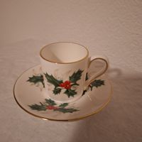 Versand möglich.  Weihnachtliche Tasse, Stechpalme
