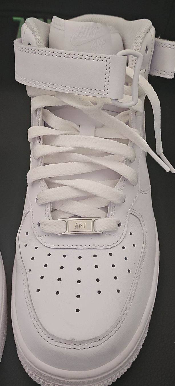 Nike Scarpe da uomo: Nike Air Force 1 High Weiss Gr. 42 – Nuovo (secondo la descrizione) da St.Gallen venduto da Labradoodle123
