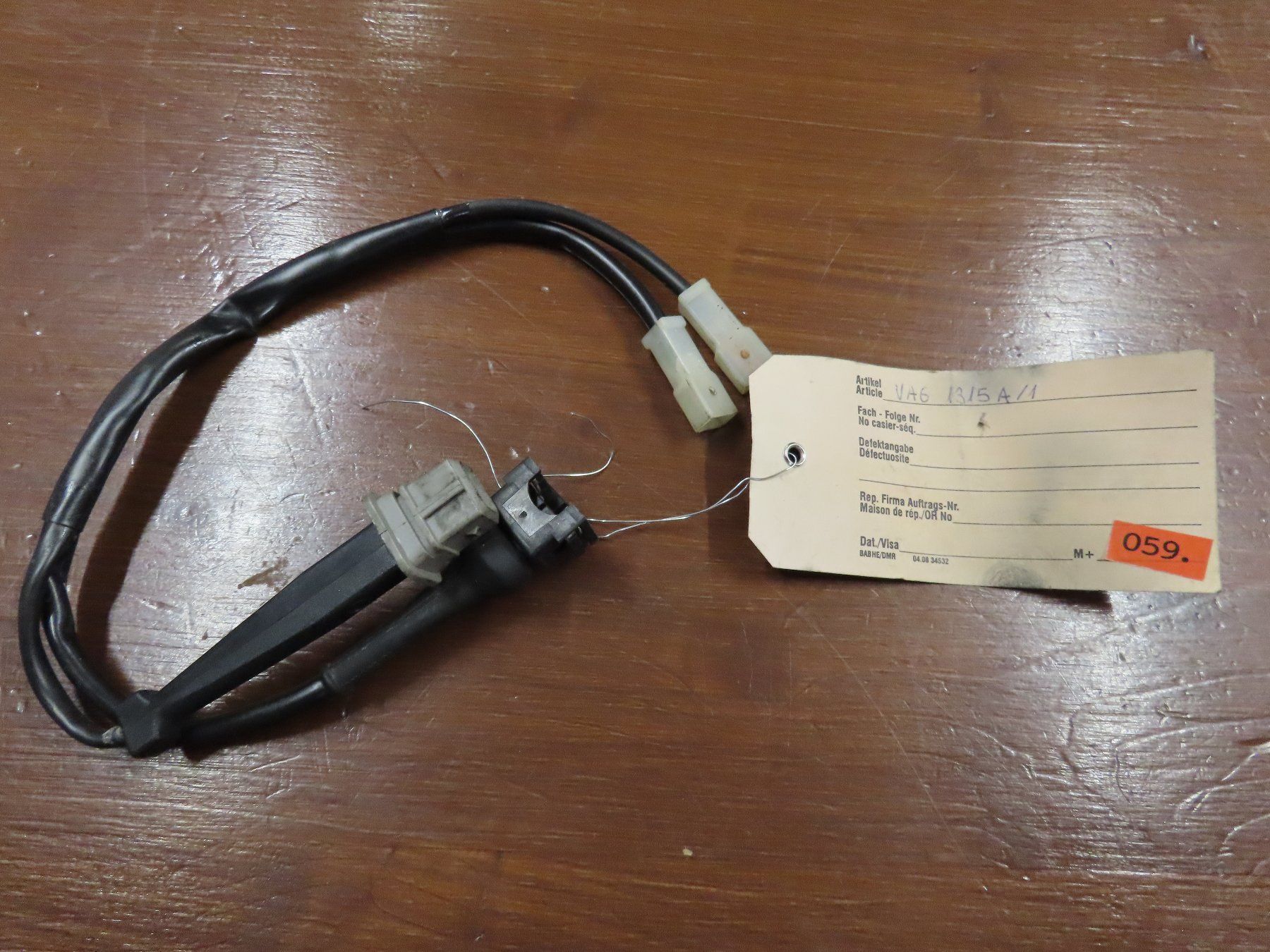 Laufwerke & Adapter: Adapterkabel V.A.G 1315 A/11 – Gebraucht aus Alpnach-Dorf von Hess-Automobile