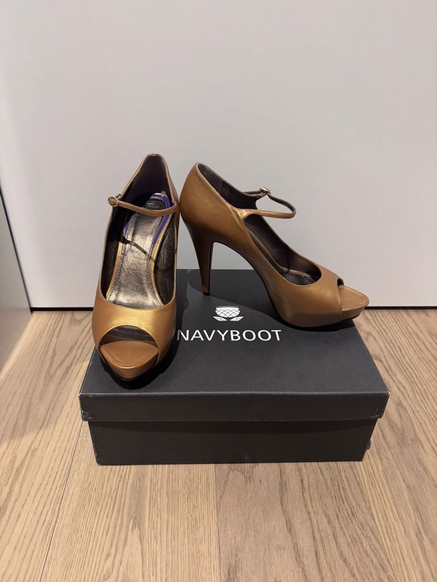 Navyboot Scarpe da donna: Damen Navyboot Schuhe Gr.40 – Nuovo (secondo la descrizione) da Dietlikon venduto da DIVO