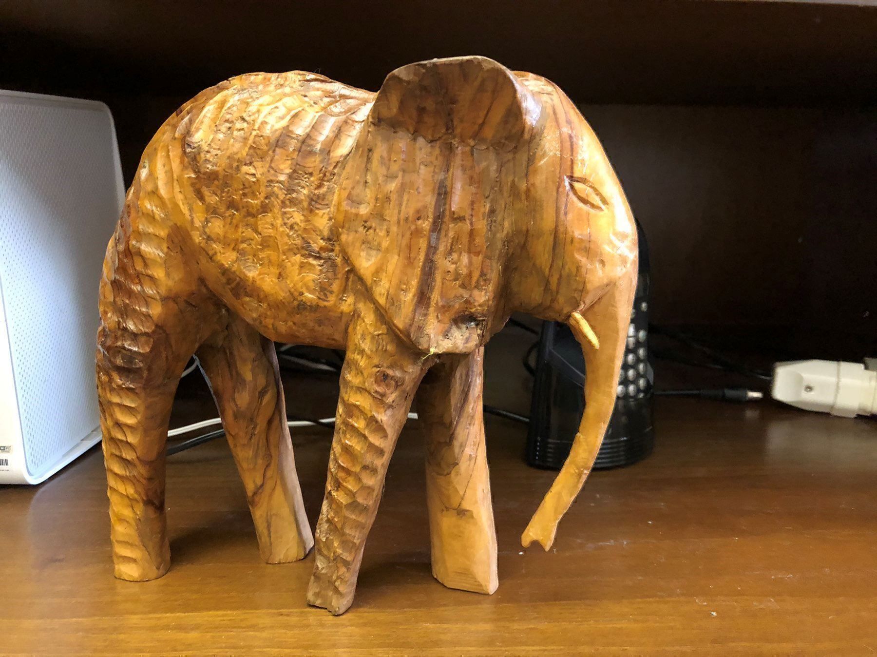 Sculture & Statue: Elefant Holzfigur – Usato da Niederrohrdorf venduto da beniledergerber 1