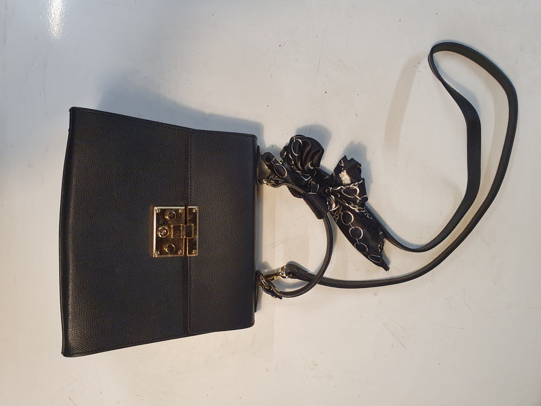 Borse da donna: Notshy Damenhandtasche schwarz – Usato da Zürich venduto da dialout