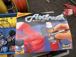 Revell Airbrush Start-Set mit Zubehoer neuwertig