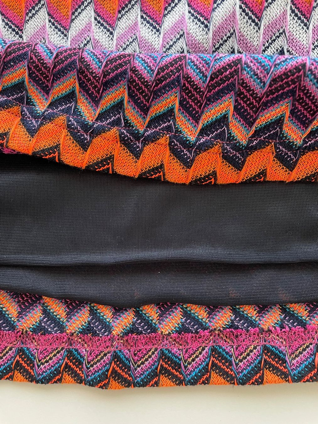 Comma Vestiti: Comma Strick Kleid Zick-Zack Feinstrick Gr. 34 m. Unterkleid – Usato da Gossau SG venduto da entwederoder 5