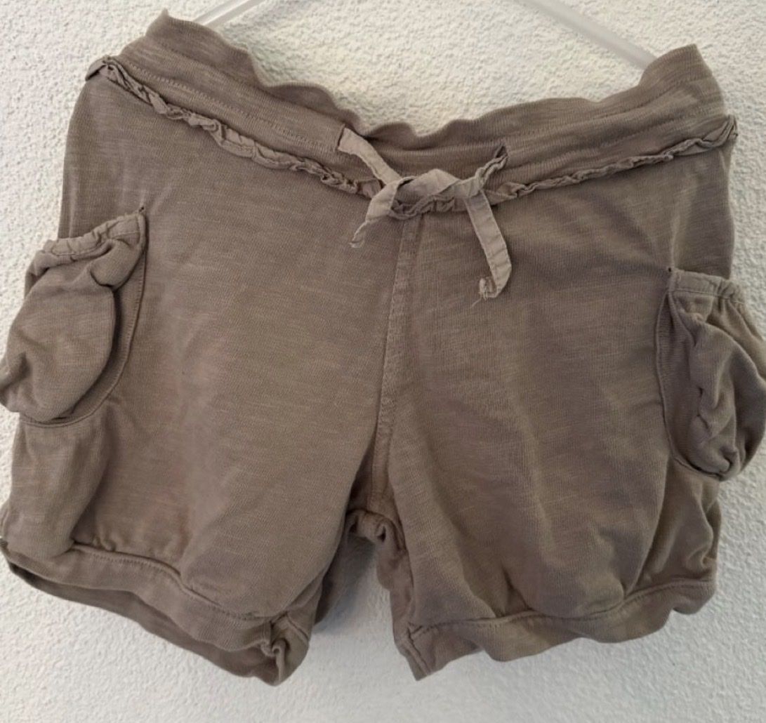 Pantaloni: NOA NOA Shorts beige Grösse 128/8Y – Nuovo (secondo la descrizione) da Freidorf TG venduto da nad_fxh7