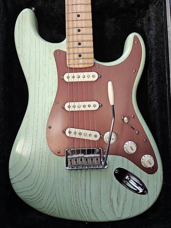 Fender FSR American Stratocaster Rustic Ash Surf Green (Gebraucht) in ...
