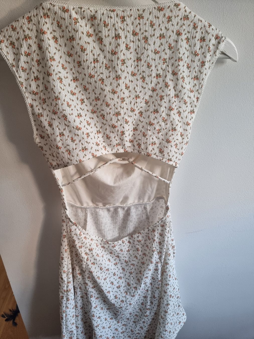 Bershka Vestiti: Blumen-Kleid Gr S mit Schnürung  – Nuovo e nell'imballaggio originale da Altstätten SG venduto da melii._.98 1