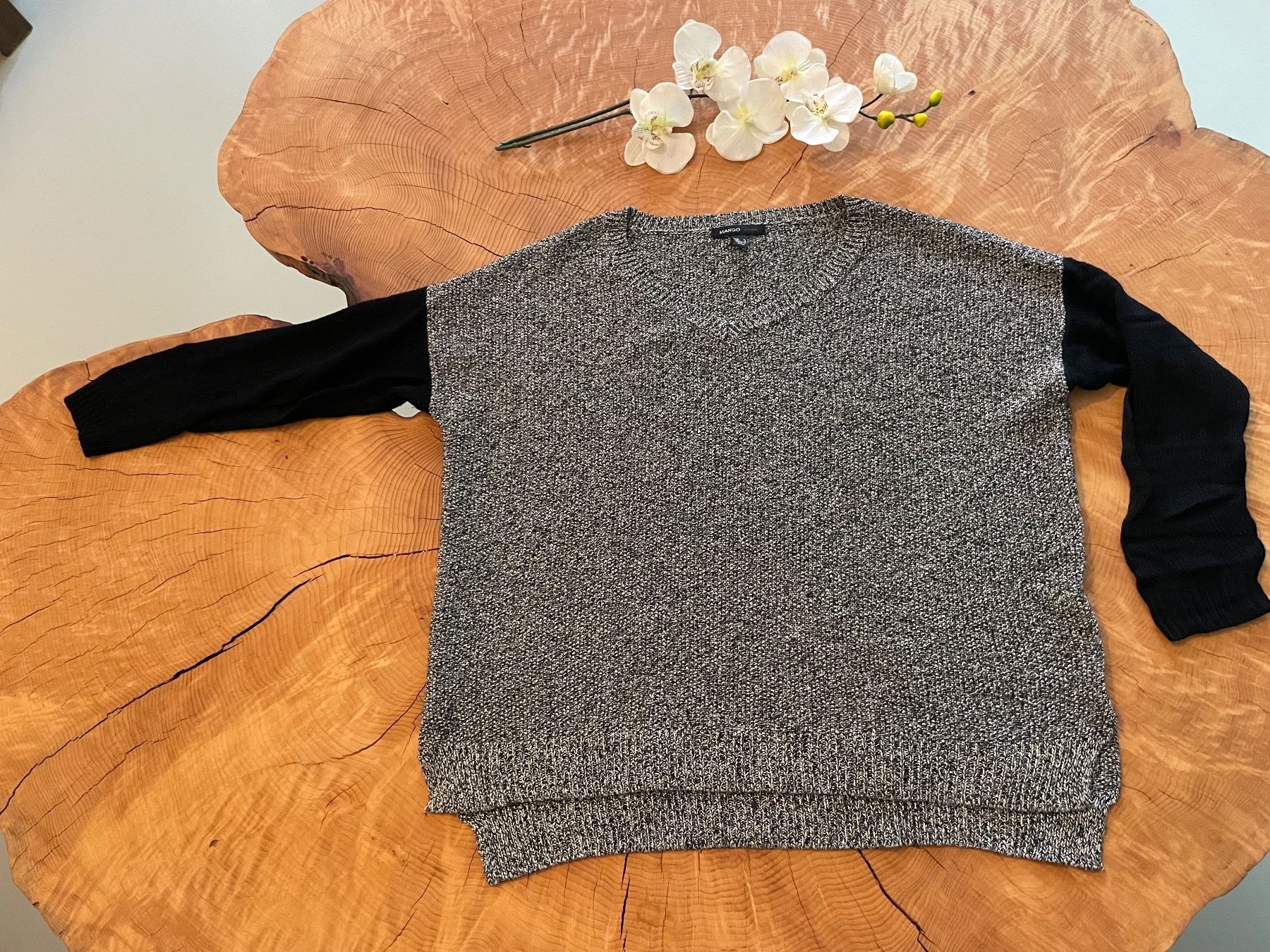 Mango Pulls & Sweat-shirts: Wunderschöner grau/silberner Pullover grobem Strick MANGO L – Neuf (Voir description) à Zürich par AnnaSa