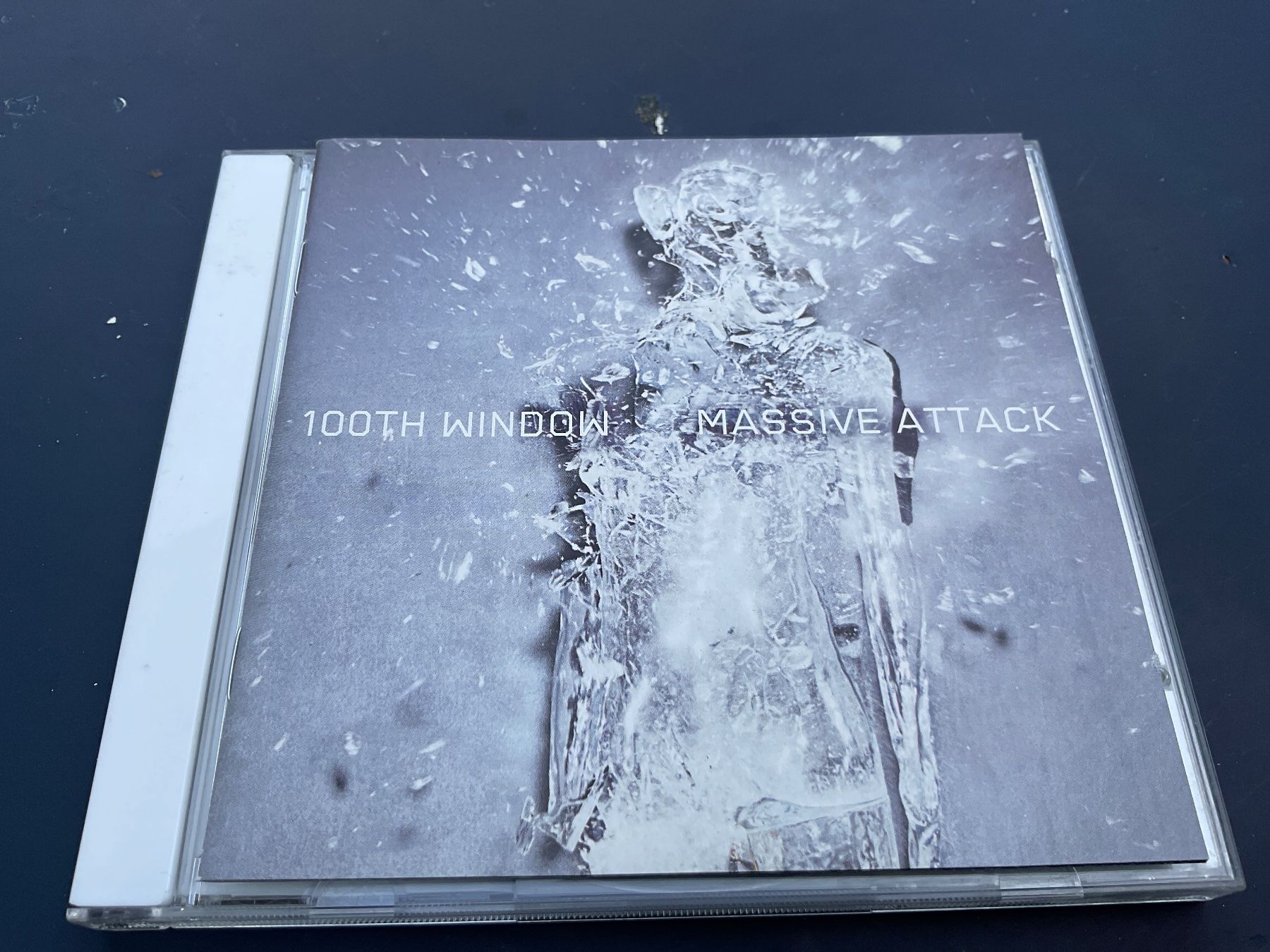 CDs: Massive Attack 100th Window CD – D'occasion à Delémont par vinylfreak01